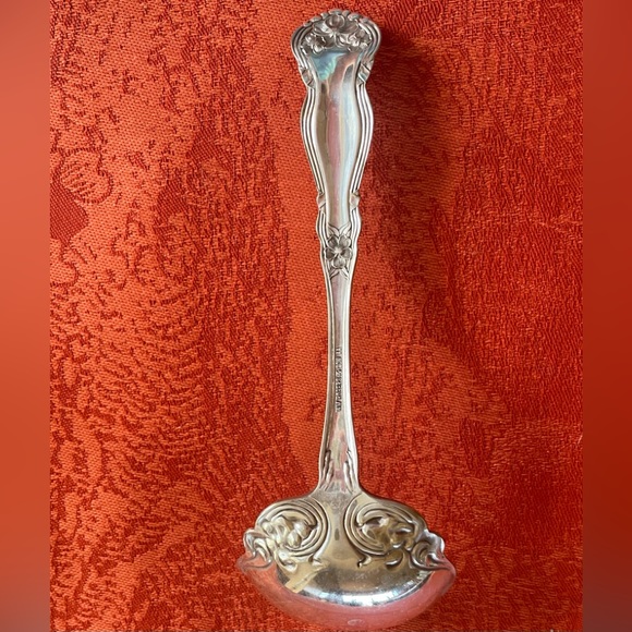 Arbutus Gravy Ladle - Picture 2 of 9